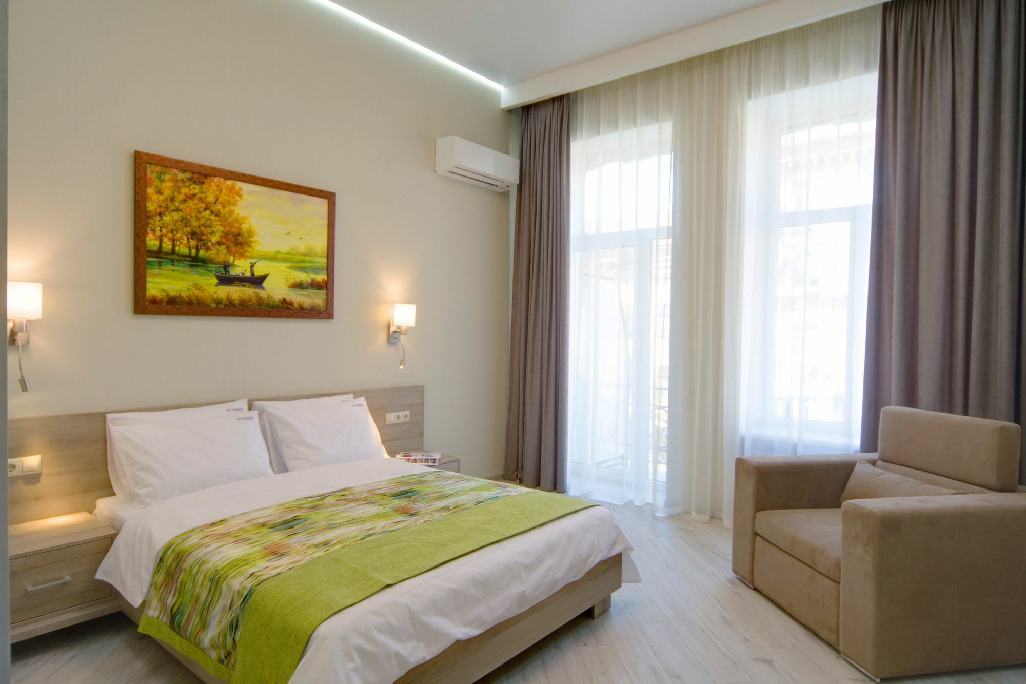 Otel Summit